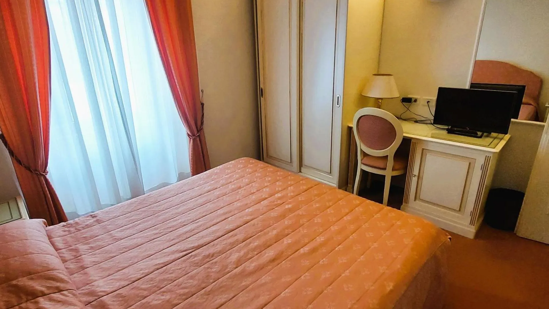Albergo Ristorante Bigiu Sant'Omobono Terme 3*,  Italy