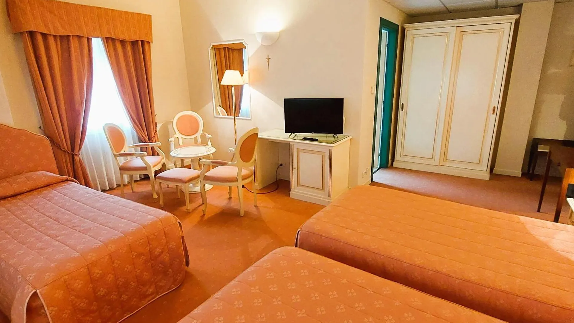 Albergo Ristorante Bigiu Sant'Omobono Terme 3*,