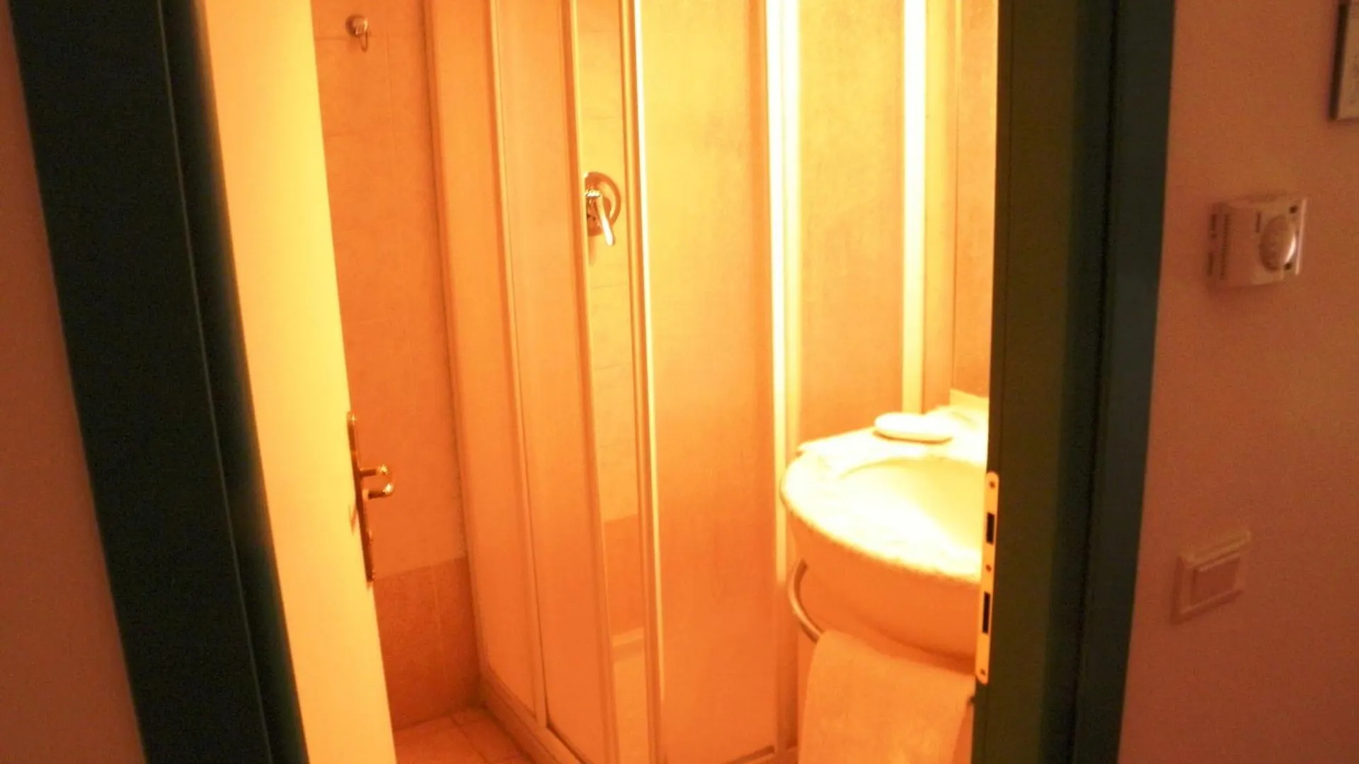 Albergo Ristorante Bigiu Sant'Omobono Terme 3*,  Italy